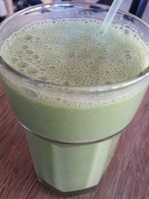 green smoothie at The Hive of Vyner St in East London