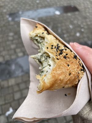 Spinat-Tasche  at Twelve Monkeys Vegankrams in Hamburg