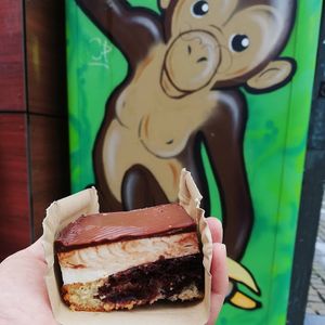 Vegane Donauwelle ~ Elbwelle at Twelve Monkeys Vegankrams in Hamburg