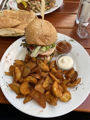 Soli-Burger „Popeye“ von der Wochenkarte   at Ronja in Muelheim