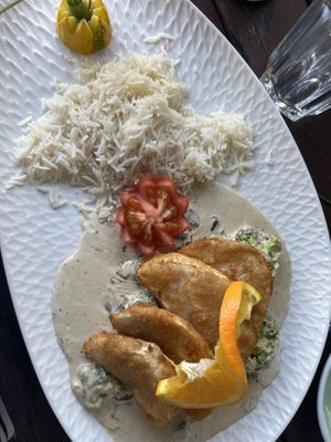 Sellerieschnitzel in Champignons Sauce mit Brokkoli und Reis (vegan).  at Ronja in Muelheim