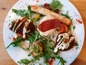 Warm appetizer plate for 1 🤩 at Ronja in Muelheim