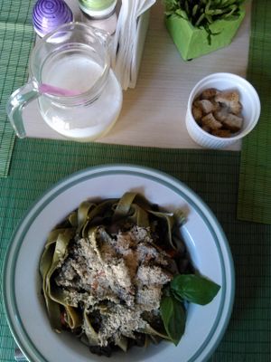 Spinach whole wheat pasta with garlicky mushrooms and lemonade at BIOFresh in Timisoara