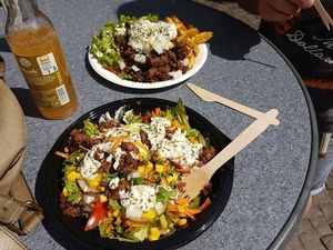 Gyros Teller und Gyros mit Salat at Bi-Bu Vegan Mobil Bonn in Bonn