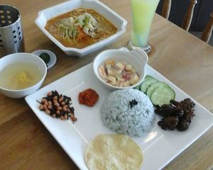Nasi lemak plus laksa at My Healthy Cuisine in Sibu