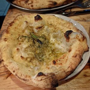 Cheesy garlic bread at Purezza in Brighton