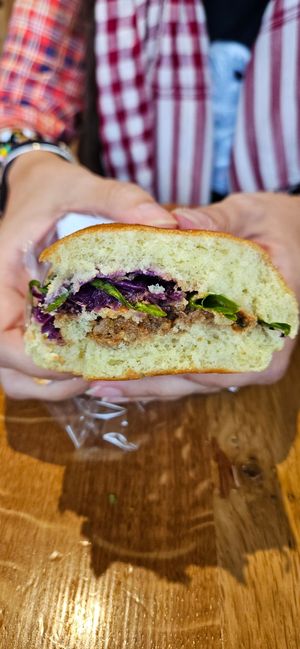 Brioche with bbq seitan at CDG - EXKi - T2F in Roissy-en-france