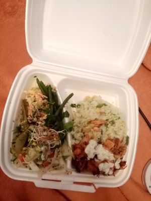 Vegan jackfruit chicken with rice and veggies at Pomylone Gary in Lublin