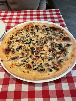 Fungi pizza   at Pomylone Gary in Lublin