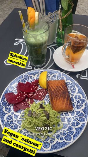“Salmon” and courgetti with Spirulina milkshake & Persian apple tea  at Veggic in Plovdiv