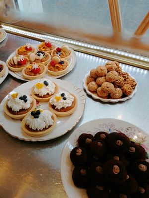 Tarts at La Besnéta in Barcelona