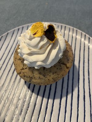 Lemon poppy seed cup cake  at La Besnéta in Barcelona