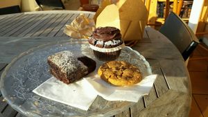brownie, cookie, cupcake at La Besnéta in Barcelona