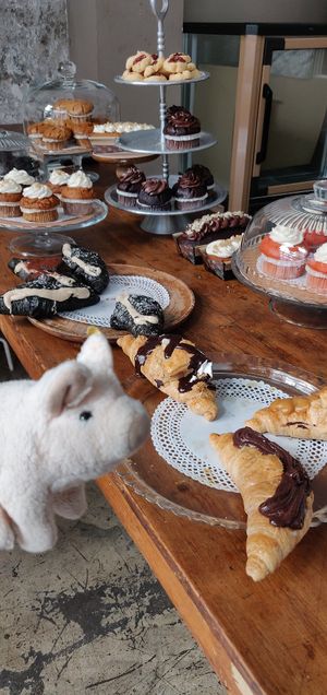 Chanchoviajero and the goods at La Besnéta in Barcelona