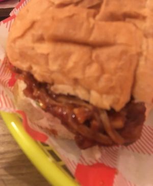 Jackfruit burger 🍔💞🌱 at Vegan Hippo in London