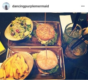 Burger vegan at Hans im Glück - Isartorplatz in Munich