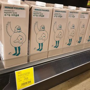 great deal on Oat milk ...and hard to find Minor Figures at Saruga Organic Supermarket 사러가 슈퍼마켓 in Seoul