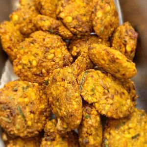 🌱Medhu vada (#Vegan #Glutenfree, #DairyFree)
Fried lentil donut It goes well with sambar and tomato chutney
 Available at lunch buffet 11am to 2:30pm at IndiGo Indian Bistro in Manchester