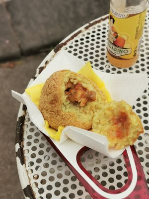 Arancini (riz, aubergine, tomate) at Arancinaglutenfree in Siracusa