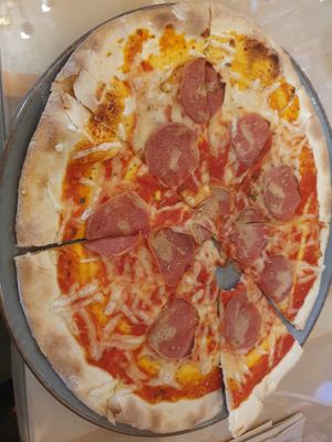 Vegane Pizza,  mit veganen Schicken at Pizzeria Fernando in Kolobrzeg