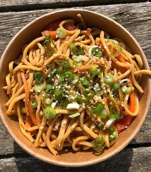 sesame noodles at 7a Foods in Vineyard Haven