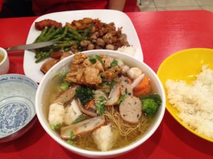 wonton soup at Pho Da Son in Montreal