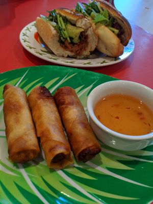 Rouleaux at Pho Da Son in Montreal