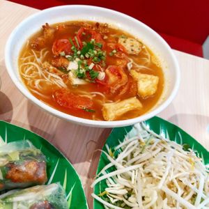 Soupe hué at Pho Da Son in Montreal