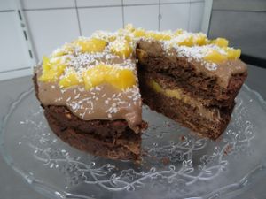 Vegan chocolate and mango layer cake at Casse-Noisette in Le Havre