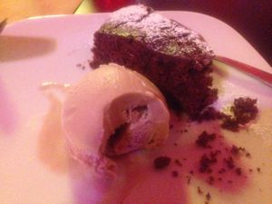 Chocolate cake and pistachio ice cream at LuNa Vegana in Salerno