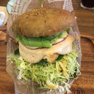 Avocado Burger at Veganic To Go in Tokyo