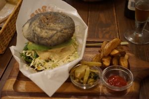 Avocado Hemp Burger at Veganic To Go in Tokyo