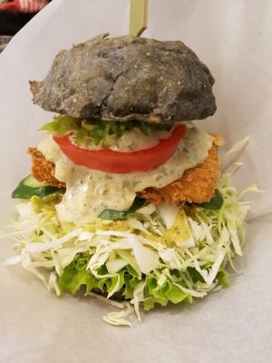 Burger at Veganic To Go in Tokyo
