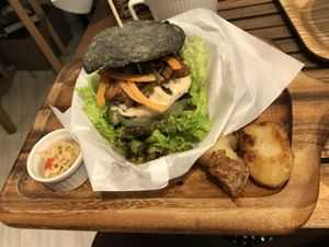 Teriyaki chicken burger at Veganic To Go in Tokyo