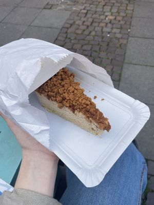 Lotus-Crumble-Kuchen  at Woodrich in Darmstadt