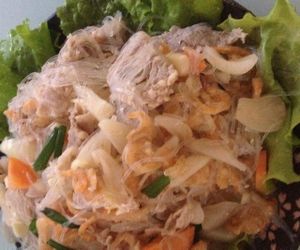 Seafood spicy salad with vermicelli-Glass Noodle. 
(Yam Un Seng in Thai)
Usually served with prawns, but 
it can be removed.   at Thanyaporn in Takayama