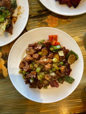 v- kung pai chikn (no nuts). Note: this looked nothing like the kung pao that another poster posted.  my kungpao Was not breaded & fried.  at China Garden  in Rye