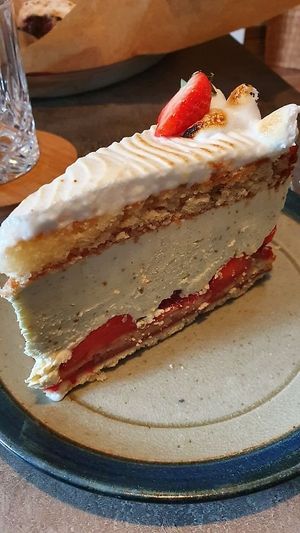 vegan strawberry-pistachio torte at Einzig in Bad Vilbel