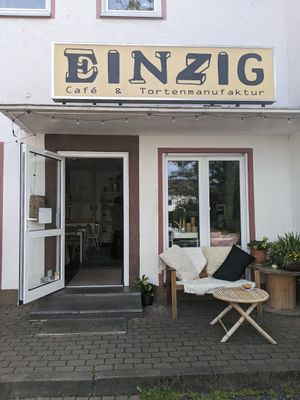 outside at Einzig in Bad Vilbel