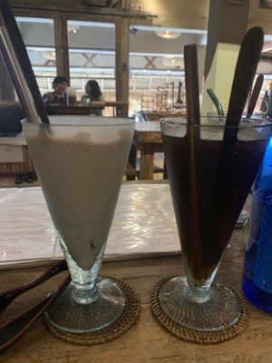 Coffee and mylk shake at Atman Kafe in Ubud