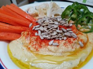 Humus con verduras at La Bicicleta in Cordoba
