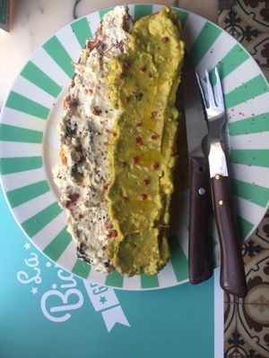 Avocado and cheese tosta at La Bicicleta in Cordoba