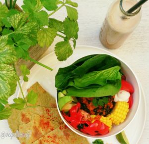 Mexican lunch bowl at KM20 in Moscow