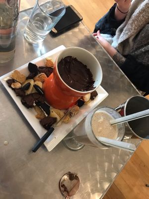 Kahlua Cookie Milkshake & Fondue at Cosmic Treats in Toronto
