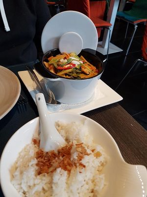 tofu red curry with coconut milk (spicy!) at Than Thai in Kortrijk