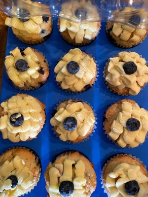 Vegan & gluten-free lemon blueberry cupcakes. I hope you love these cupcakes as much as we love making them. If you had these before please let me know by leaving a comment at Eden's Vegan Juice Bar Cafe in Palm Coast