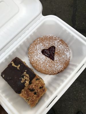 Jammy Dodger and flap jack at The Little Potting Shed Cafe in Oban