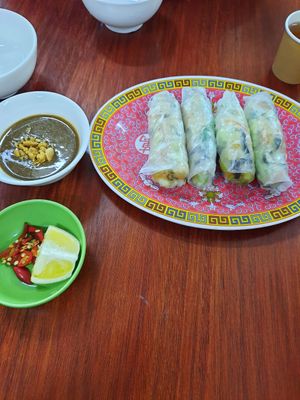 Rice paper rolls at Bo De Trai in Footscray