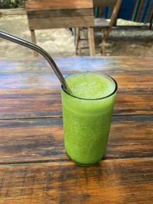 Jugo verde  at Suculenta in Tulum
