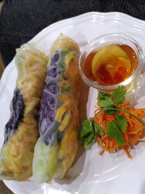 Summer rolls at Le P'tit Pré Chez Lan in Paris